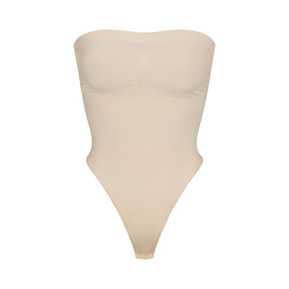 SKIMS Seamless Sculpt Strapless Thong Bodysuit‎ Sand Size S